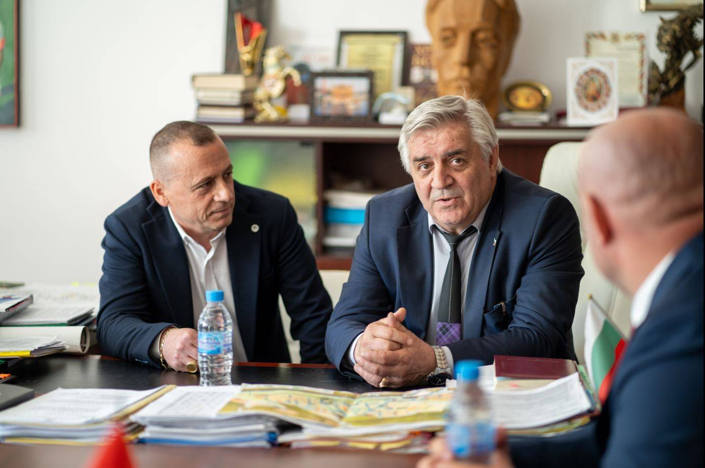 Кметът на Мездра в разговор с гостите от Албания